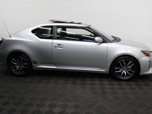 Used 2014 Scion tC image 4