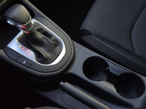 Used 2022 Kia Forte LXS image 22