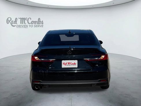 Used 2025 Toyota Camry SE image 4