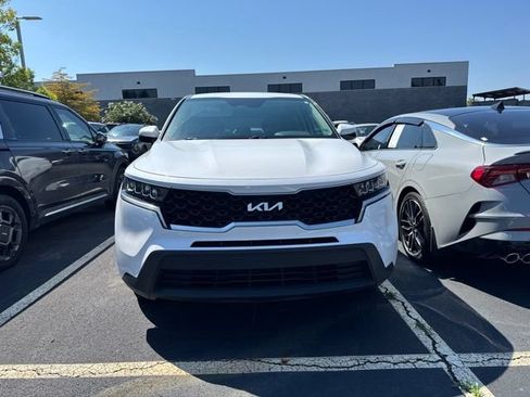 Used 2022 Kia Sorento LX FWD image 6