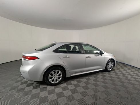 Used 2020 Toyota Corolla LE image 5