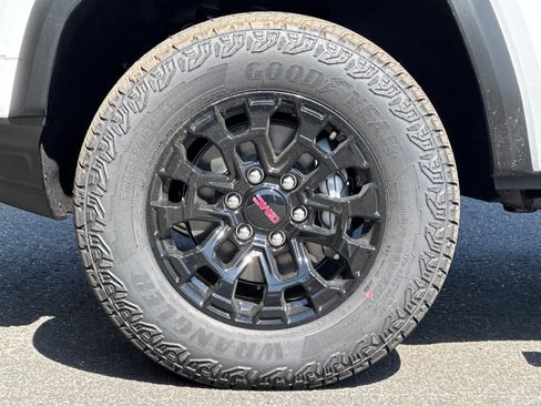 New 2026 GMC Canyon Elevation AWD/4WD image 25