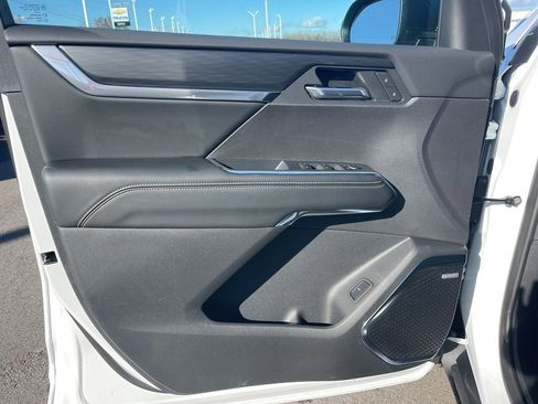 New 2026 GMC Acadia Elevation image 9