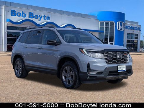 Certified 2024 Honda Passport TrailSport image 1