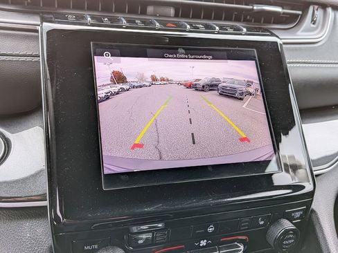 Used 2023 Jeep Grand Cherokee Altitude image 18