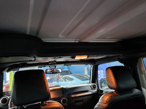 Used 2017 Jeep Wrangler Sahara image 67