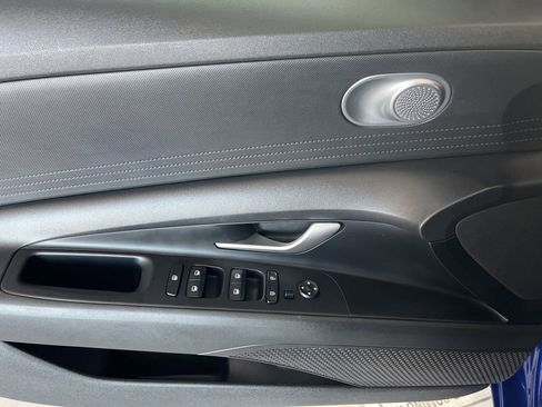 Used 2022 Hyundai Elantra SEL FWD image 48