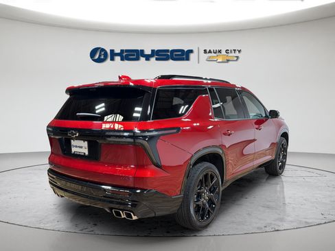 Used 2025 Chevrolet Traverse RS w/ LPO, Floor Liner Package AWD/4WD image 7