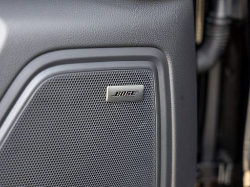 Certified 2025 Porsche Macan AWD/4WD image 26
