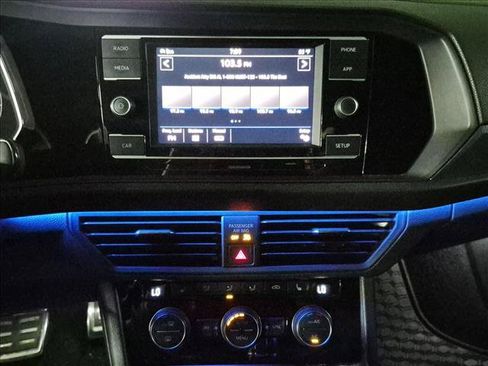 Used 2019 Volkswagen Jetta GLI FWD image 10