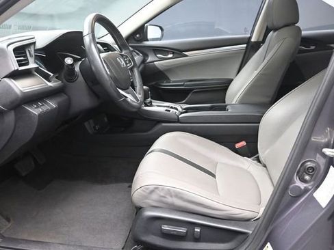 Used 2017 Honda Civic Touring image 16