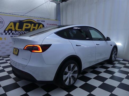 Used 2023 Tesla Model Y Long Range AWD/4WD image 6