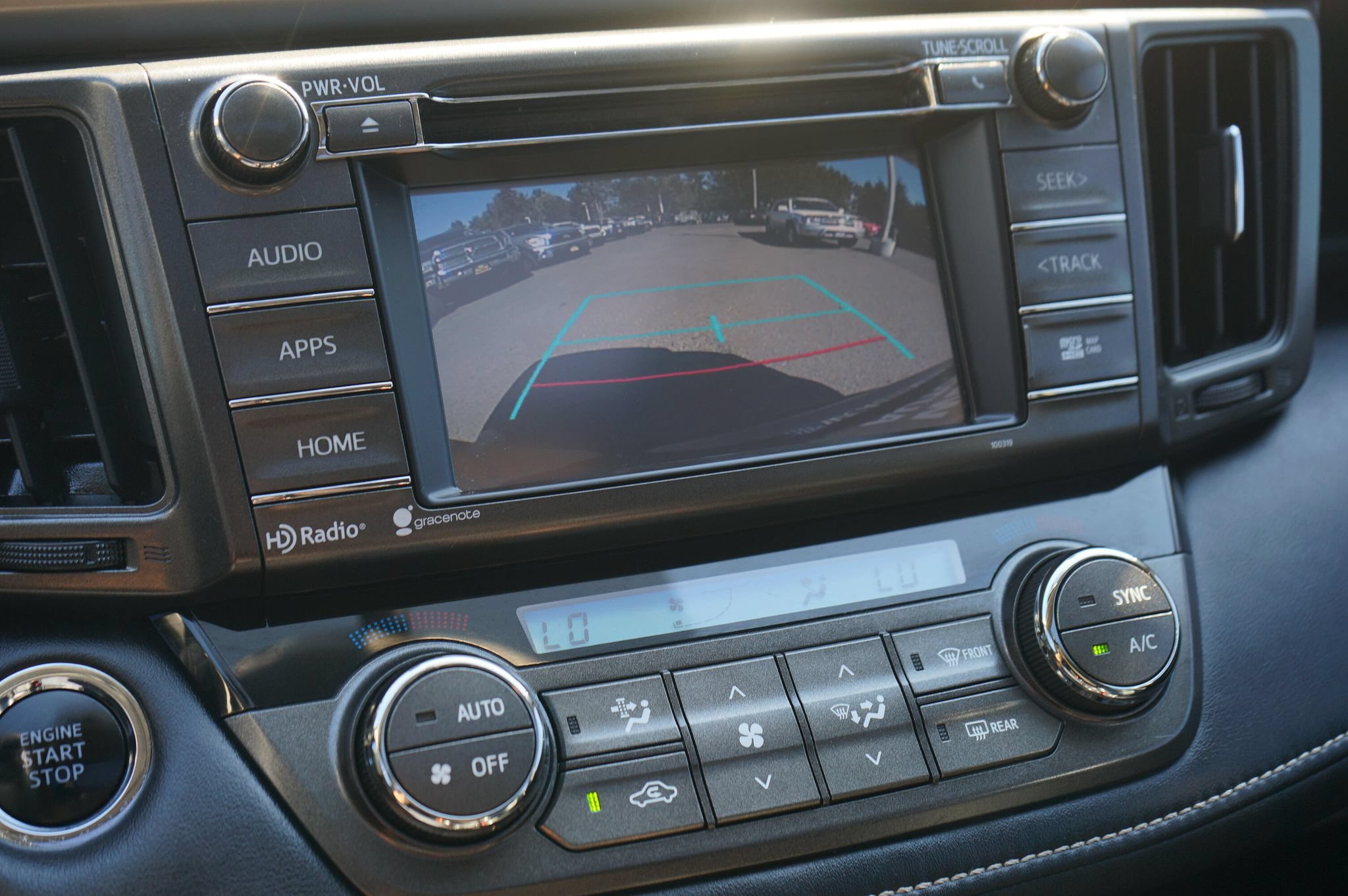 Used 2015 Toyota RAV4 Limited AWD/4WD image 19