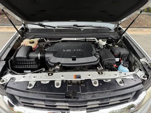 Used 2018 Chevrolet Colorado LT w/ LT Convenience Package image 6