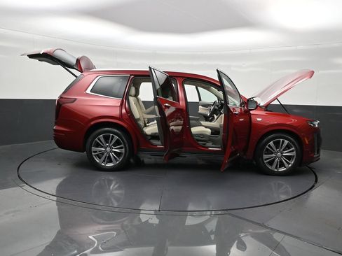 Used 2020 Cadillac XT6 Premium Luxury FWD image 34
