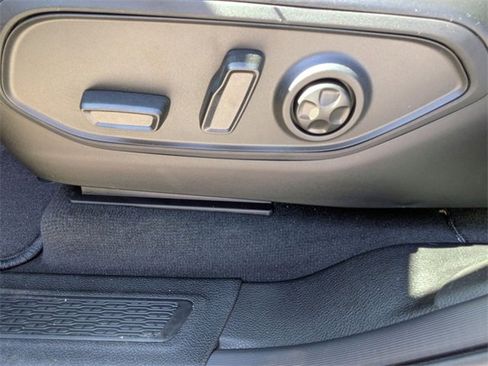 New 2025 Jeep Grand Cherokee Limited w/ Luxury Tech Group II image 19