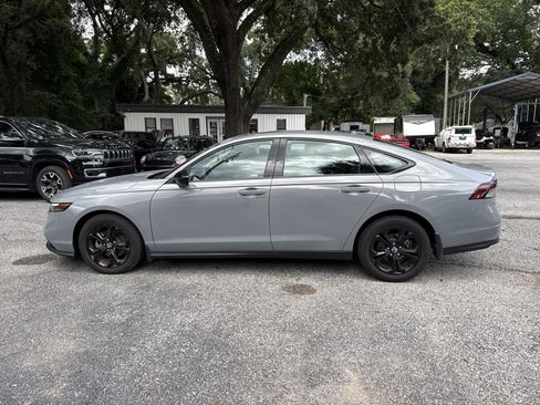 Used 2025 Honda Accord SE image 2