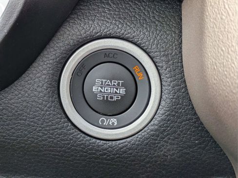 Used 2022 RAM 1500 Laramie AWD/4WD image 28