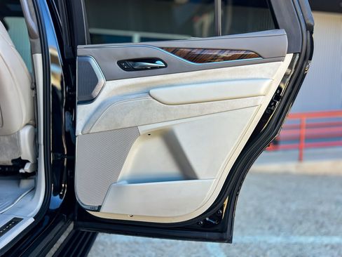 Used 2021 Cadillac Escalade Sport Platinum image 41