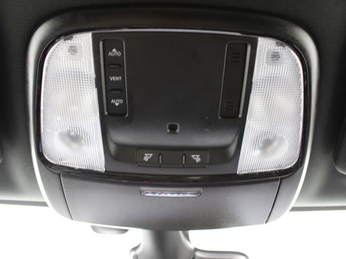 Used 2024 Dodge Durango SXT image 25