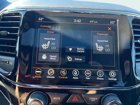 Used 2022 Jeep Grand Cherokee Limited image 28