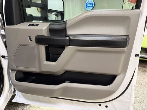 Used 2020 Ford F550 2WD Regular Cab Super Duty image 34