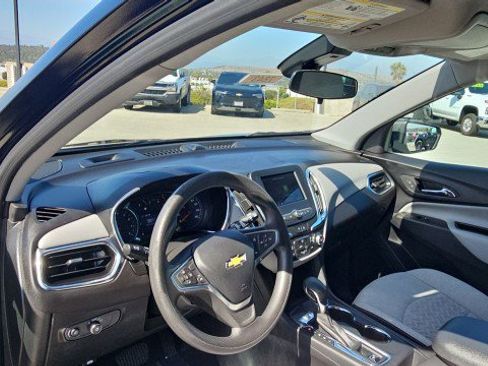 Used 2023 Chevrolet Equinox LS w/ LS Convenience Package FWD image 10