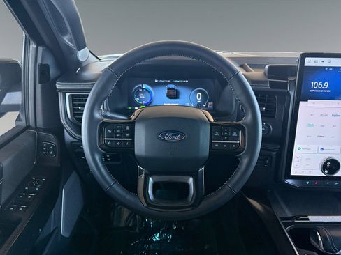 Used 2024 Ford F150 Lightning Platinum image 17