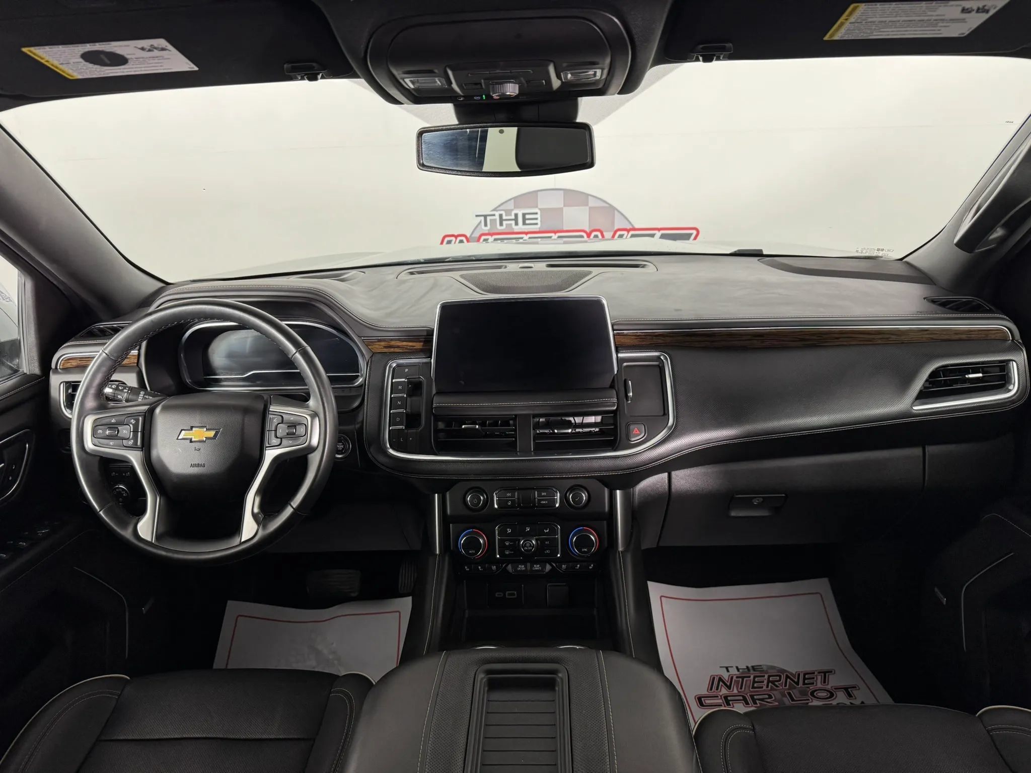 Used 2023 Chevrolet Suburban Premier AWD/4WD image 11