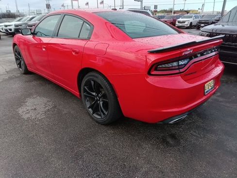 Used 2017 Dodge Charger SE w/ Power Sunroof Group image 3