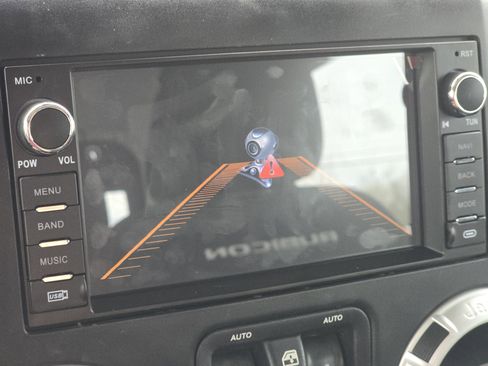 Used 2014 Jeep Wrangler Rubicon w/ Power Convenience Group image 24