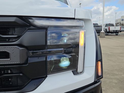 Used 2025 Ford F150 Raptor AWD/4WD image 12