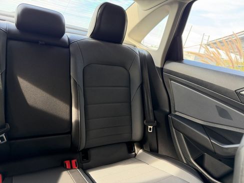 Used 2025 Volkswagen Jetta SE image 36