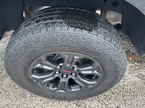 Used 2025 GMC Canyon Elevation w/ Convenience Package AWD/4WD image 10