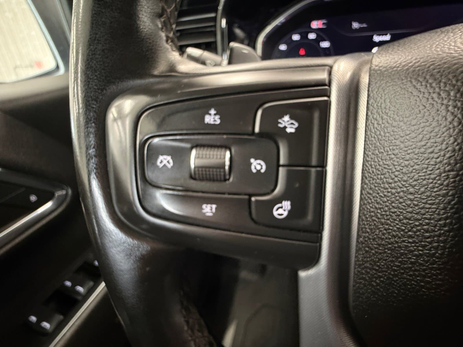 Used 2024 GMC Sierra 1500 Elevation w/ LPO, Elevation Black Package AWD/4WD image 17
