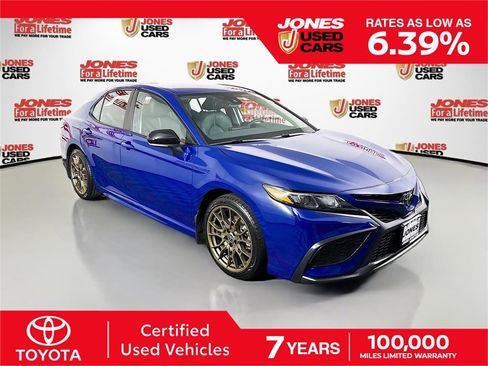 Certified 2023 Toyota Camry SE image 1
