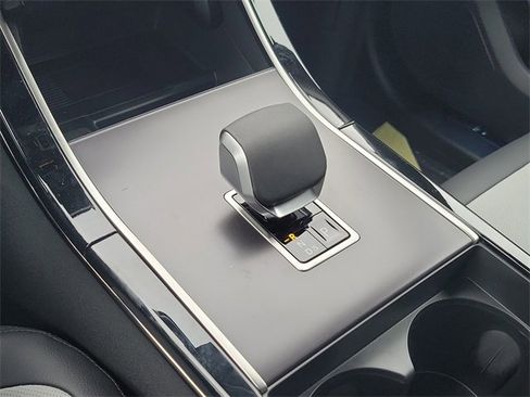 New 2026 Land Rover Range Rover Velar Dynamic SE image 34