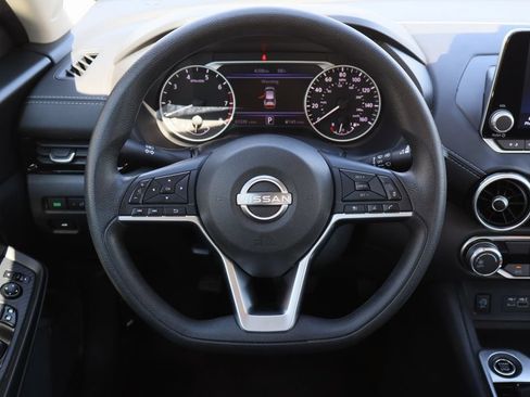 Used 2024 Nissan Sentra SV FWD image 13