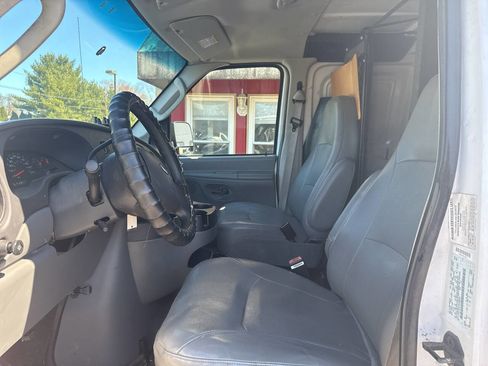 Used 2007 Ford E-250 and Econoline 250 image 5