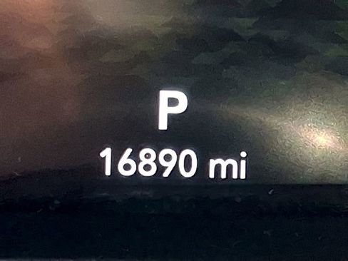 Used 2024 Jeep Wrangler Sahara w/ Safety Group image 19