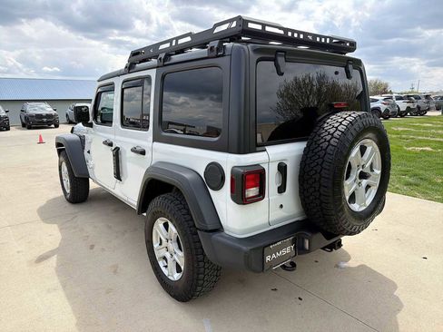 Used 2018 Jeep Wrangler Unlimited Sport S AWD/4WD image 4