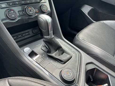 Used 2019 Volkswagen Tiguan SEL AWD/4WD image 24