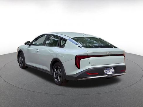Used 2025 Kia K4 LXS image 11