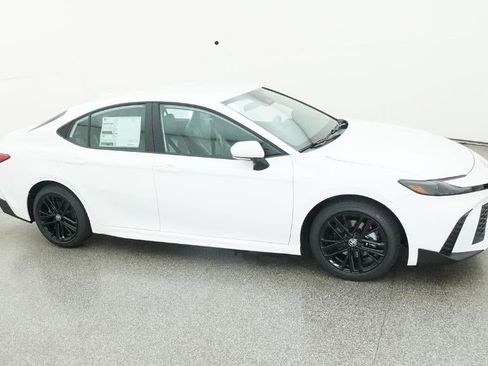 New 2026 Toyota Camry SE image 4