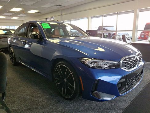 Used 2023 BMW M340i xDrive image 2