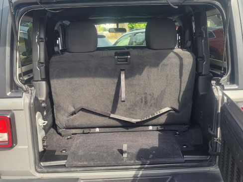 Used 2020 Jeep Wrangler Sport AWD/4WD image 33