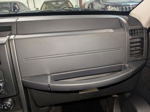 Used 2010 Jeep Liberty Sport w/ Popular Equipment Group image 33