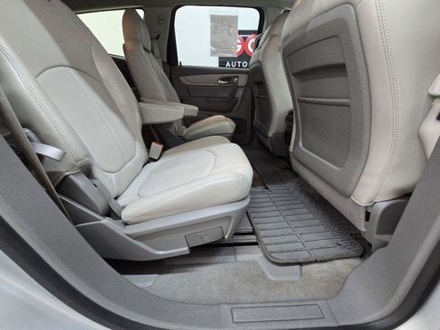 Used 2017 Chevrolet Traverse LT FWD image 19
