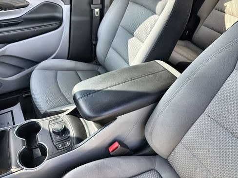 Used 2023 GMC Terrain SLE w/ Driver Convenience Package AWD/4WD image 21