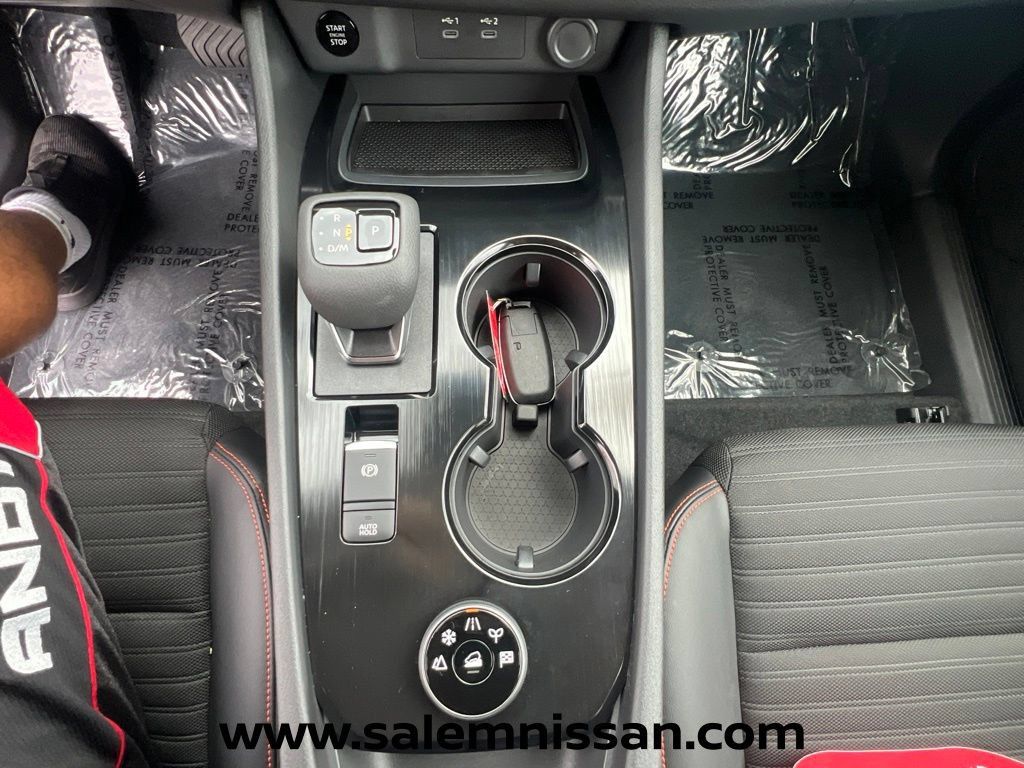 Certified 2026 Nissan Rogue SV AWD/4WD image 10